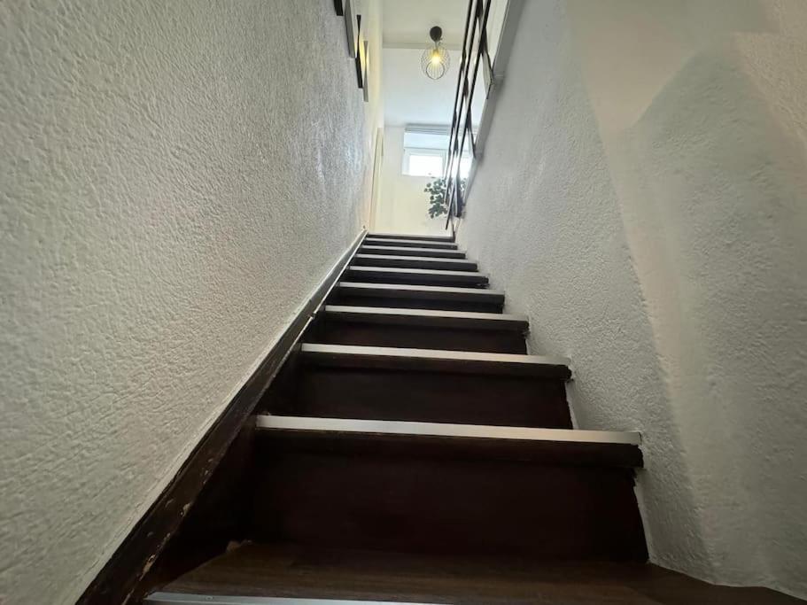 Townhouse Fuer 10 Personen Mit Garten Esslingen am Neckar Екстер'єр фото