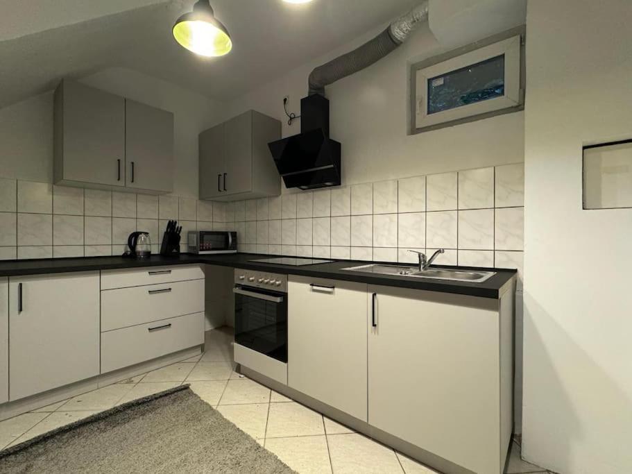 Townhouse Fuer 10 Personen Mit Garten Esslingen am Neckar Екстер'єр фото
