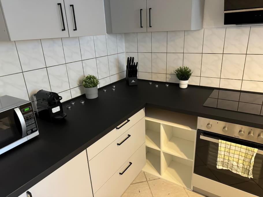 Townhouse Fuer 10 Personen Mit Garten Esslingen am Neckar Екстер'єр фото