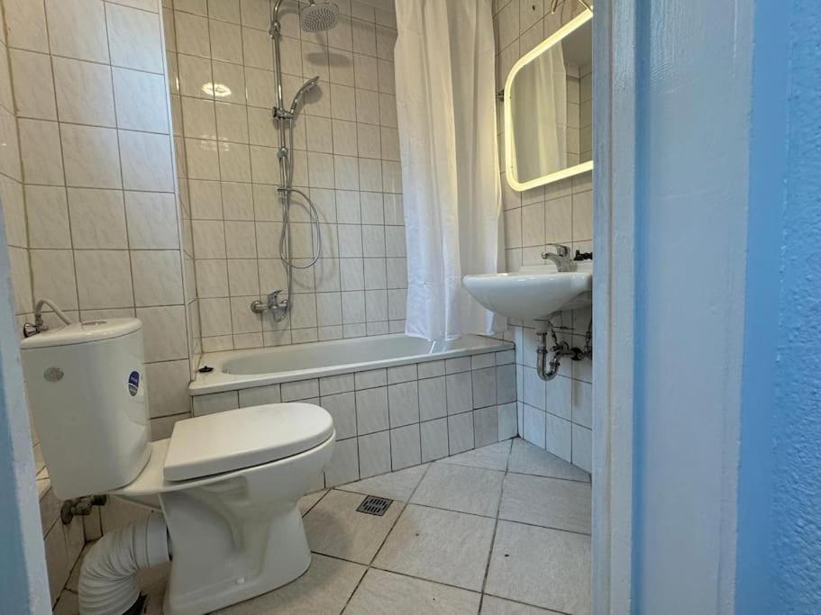 Townhouse Fuer 10 Personen Mit Garten Esslingen am Neckar Екстер'єр фото