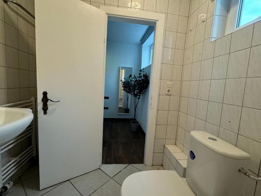 Townhouse Fuer 10 Personen Mit Garten Esslingen am Neckar Екстер'єр фото