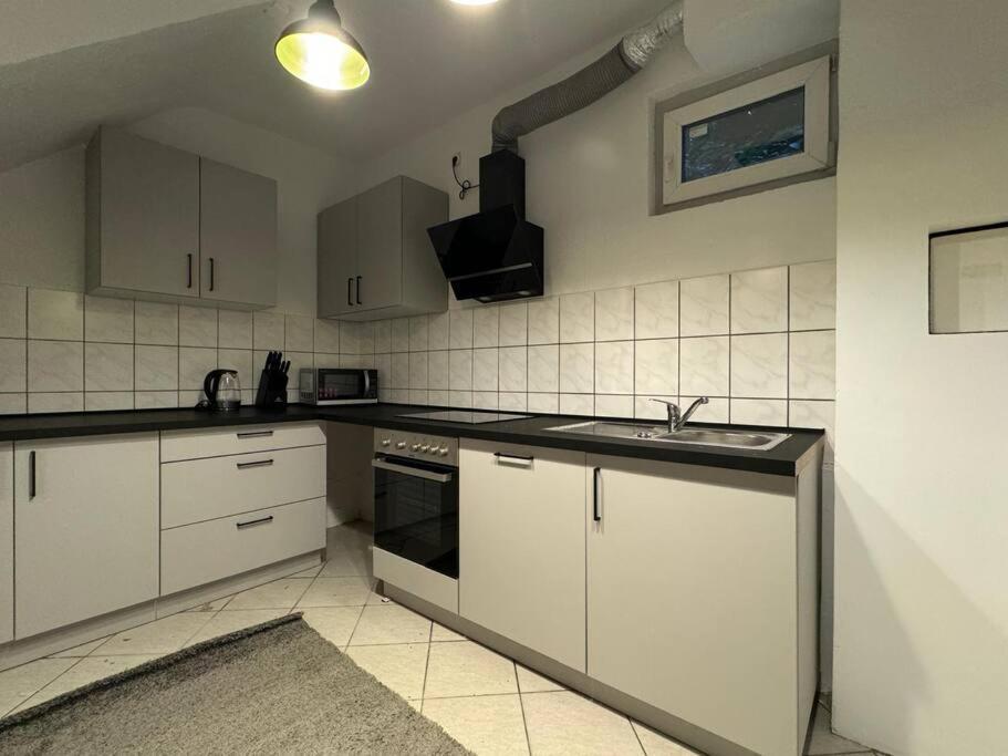 Townhouse Fuer 10 Personen Mit Garten Esslingen am Neckar Екстер'єр фото